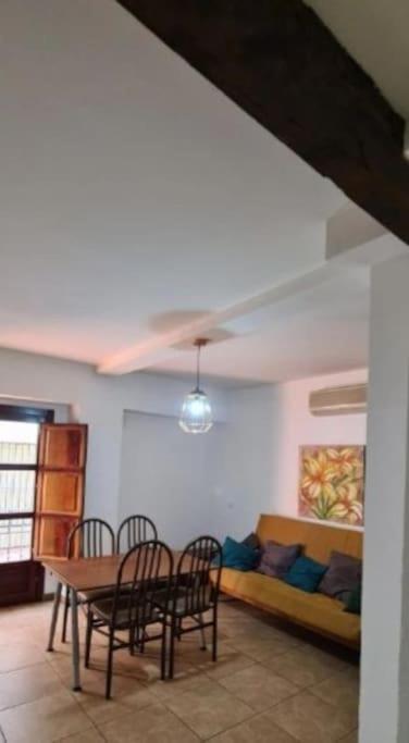 Apartament Corrala De San Anton. Sencillo En Pleno Centro
